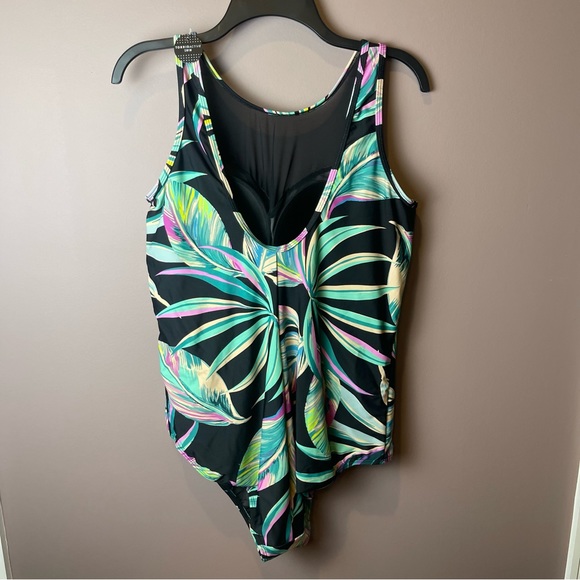 NWT Torrid Wireless Mesh High Neck One Piece Swimsuit 2X - Picture 7 of 11